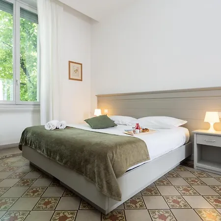 Hotell The Leoncino 4*